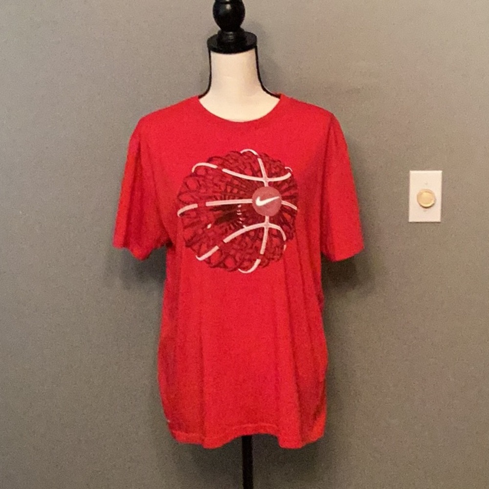Boys Large Nike Red Dri-FIT Basketball Graphuc Tee EUC